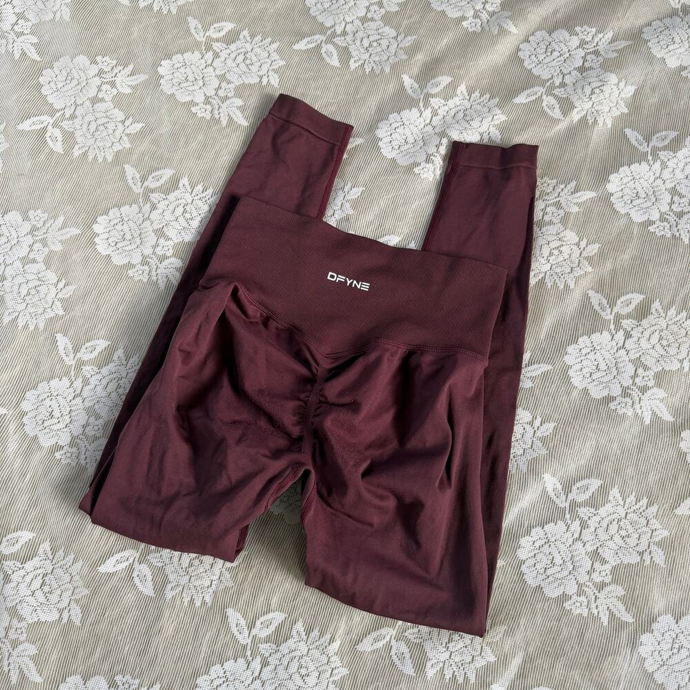 DFYNE Scrunch Leggings Size Small